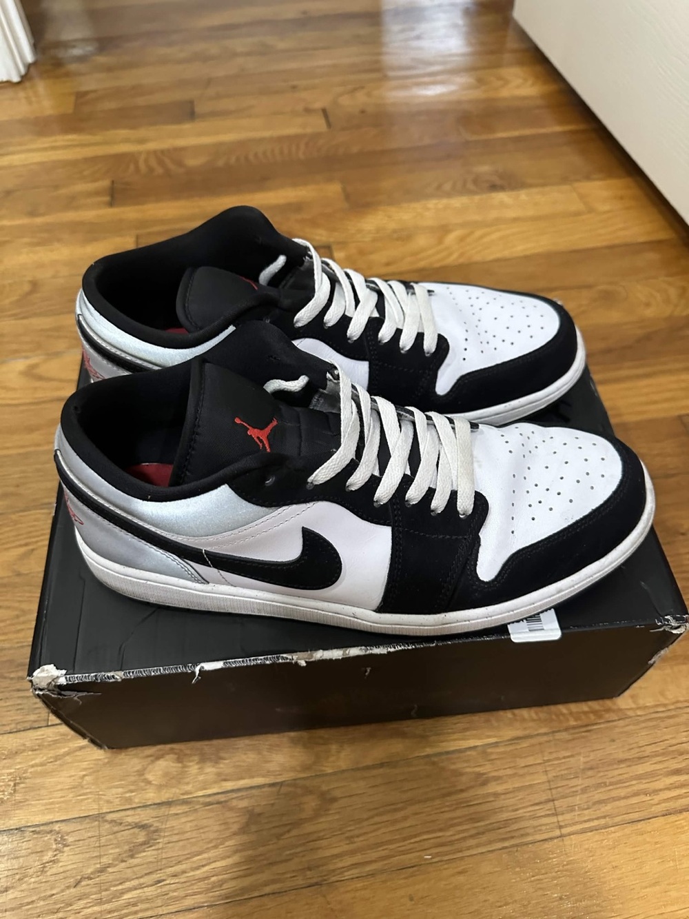 *Used* Jordan 1 Low Men White Black Grey (HF3148-106) Size 11